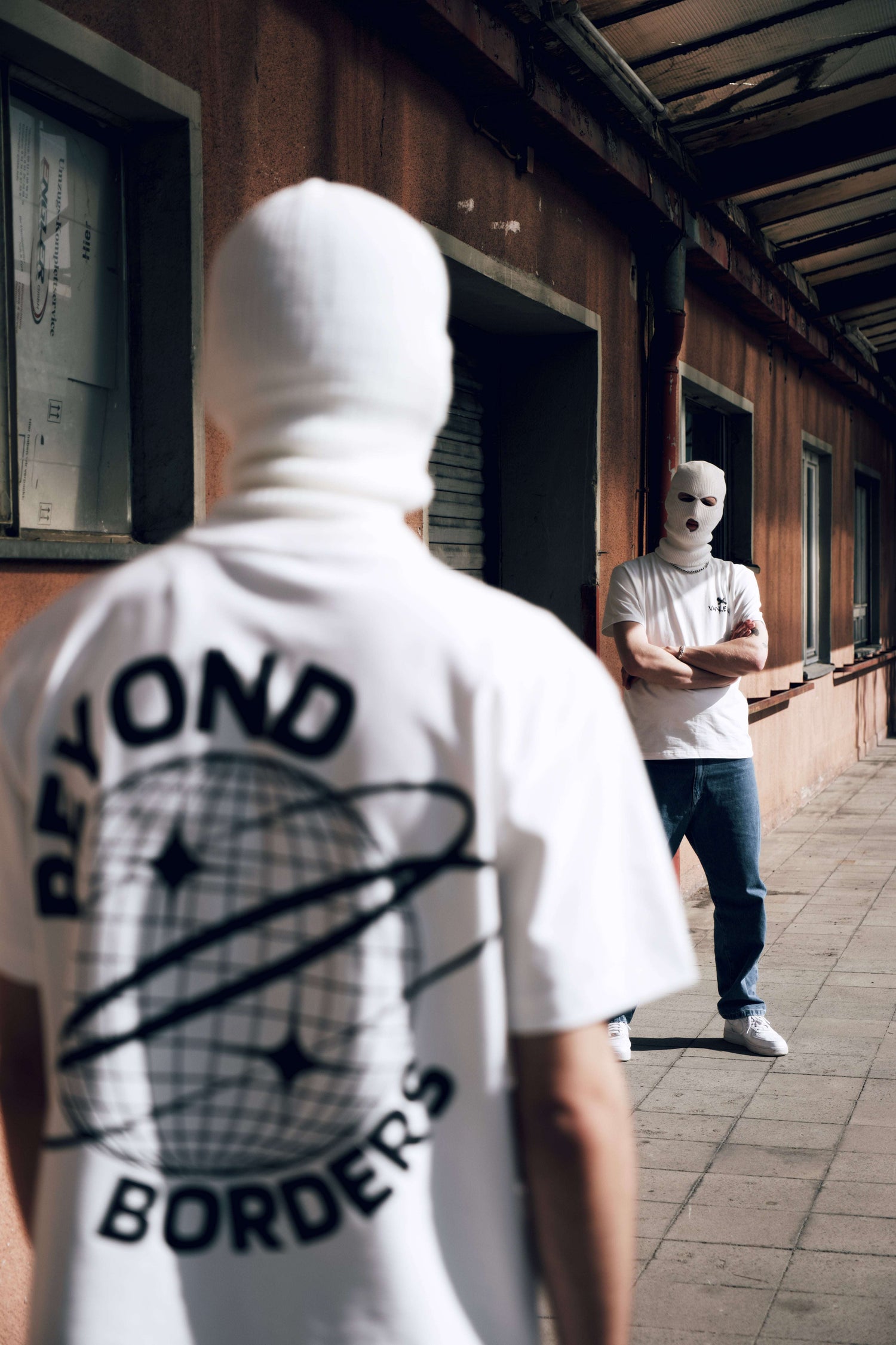 Beyond Borders - die Straßengarderobe ist jetzt für dich erhältlich